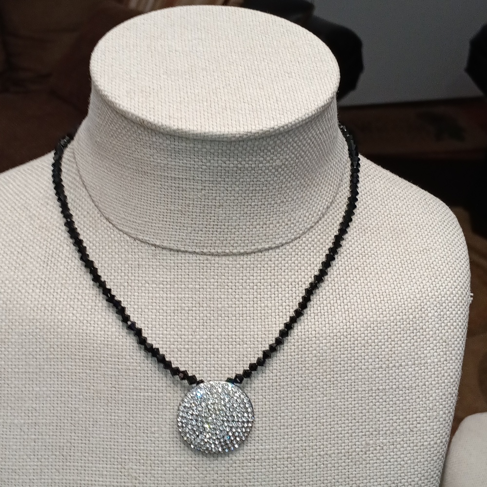Gorgeous Black Crystal Necklace ⚫️